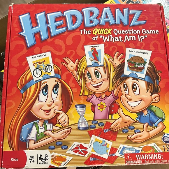 Hedbanz Game the quick question kids game of “what am I??” For multiple players - Picture 1 of 4